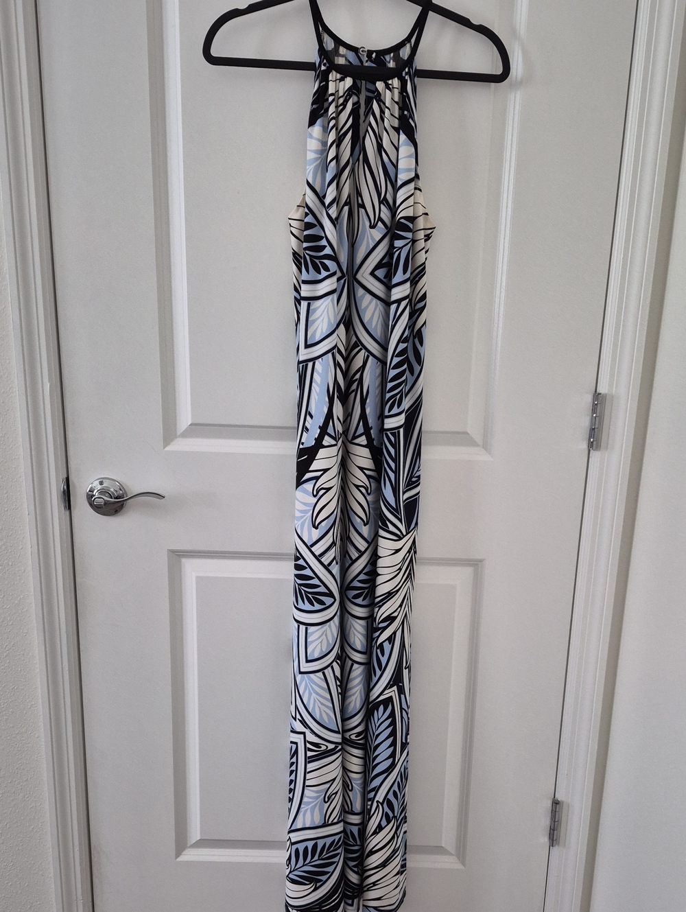Unknown Brand Blue & White Abstract Print Halter Maxi Dress